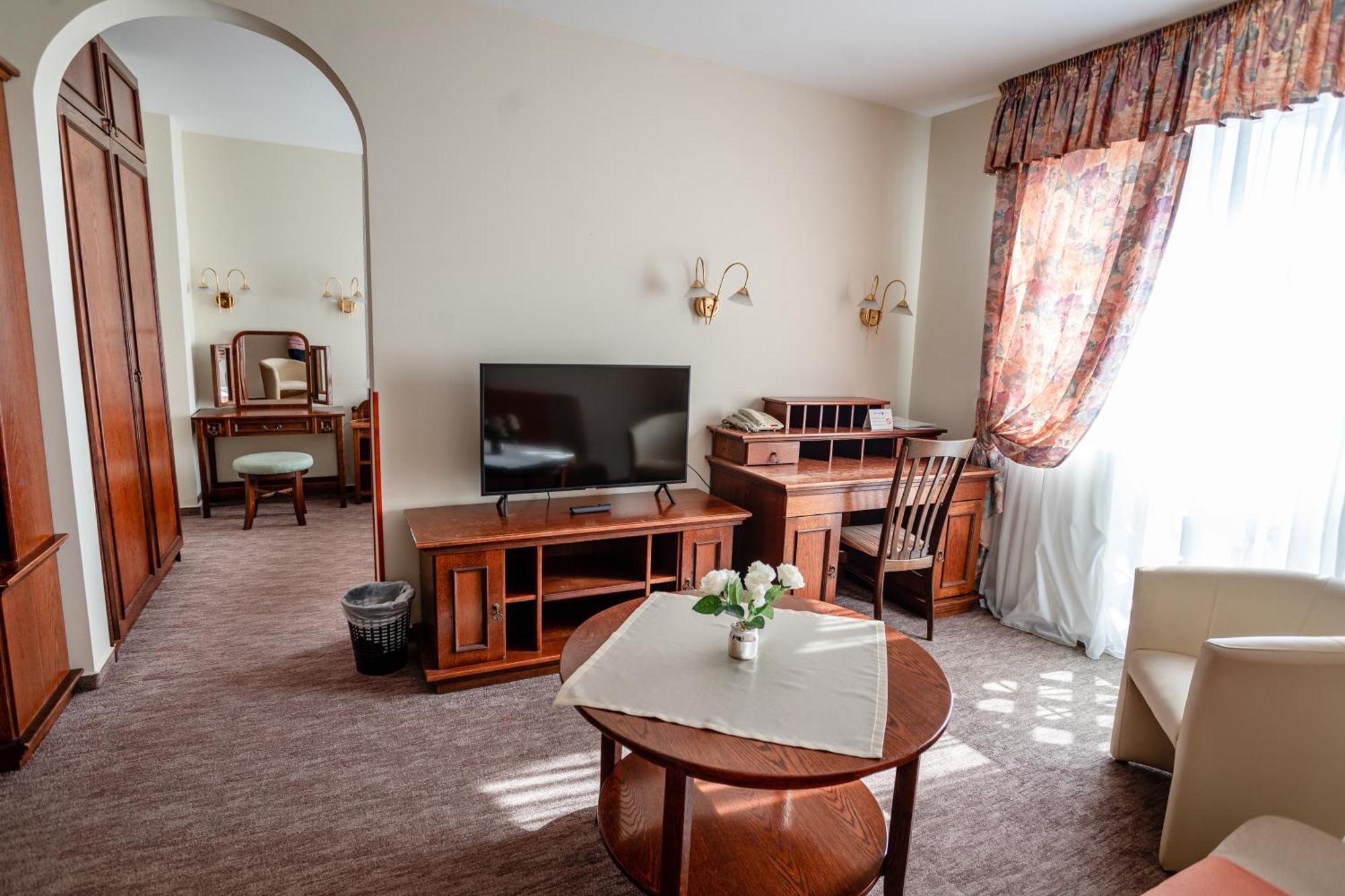 Hotel Erzsebet Hévíz Exteriör bild